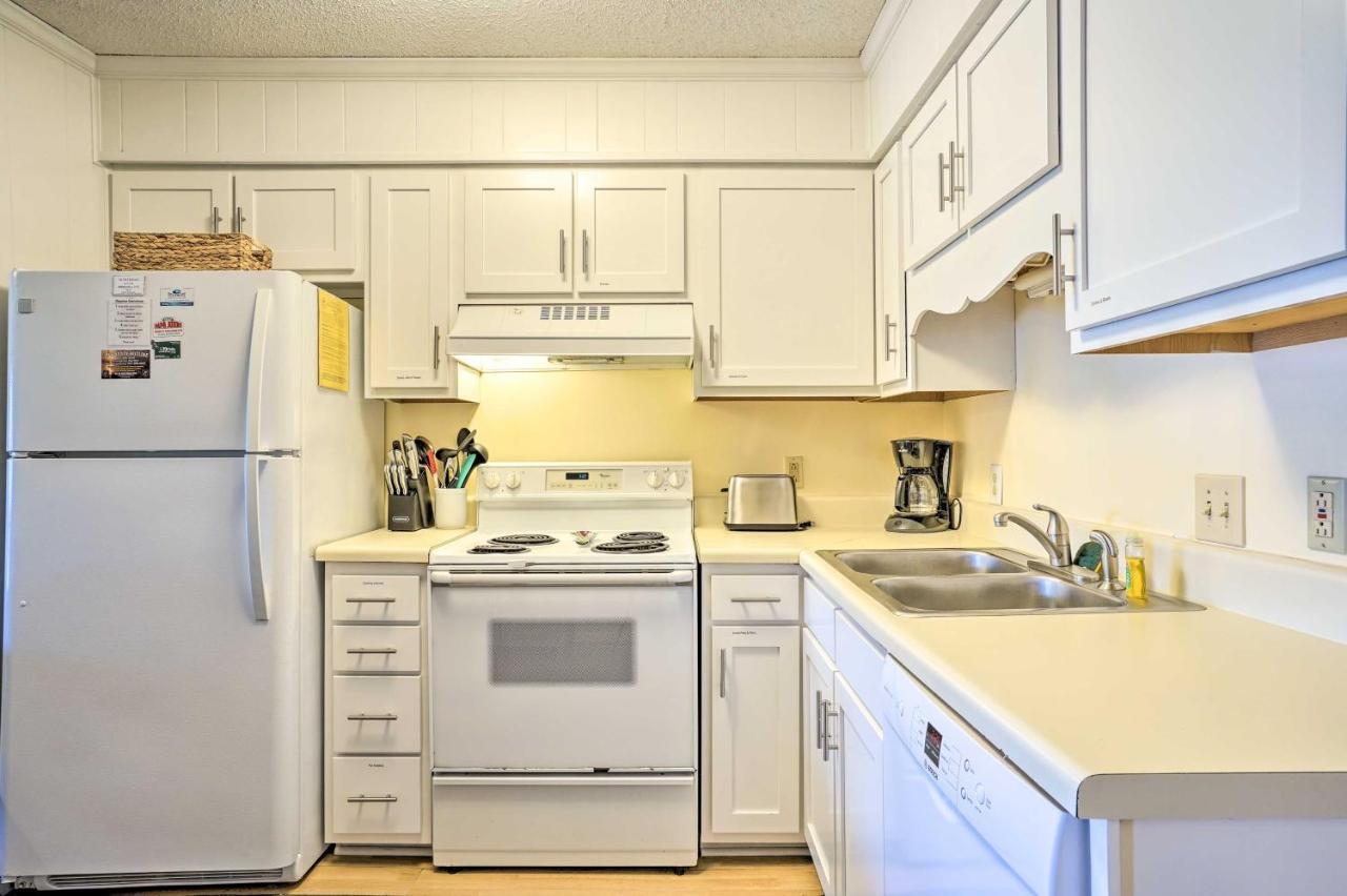 Isle Of Palms Condo With Pool Access Walk To Beach! Eksteriør bilde