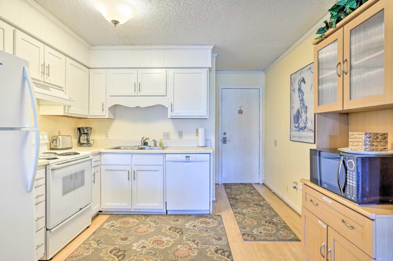 Isle Of Palms Condo With Pool Access Walk To Beach! Eksteriør bilde